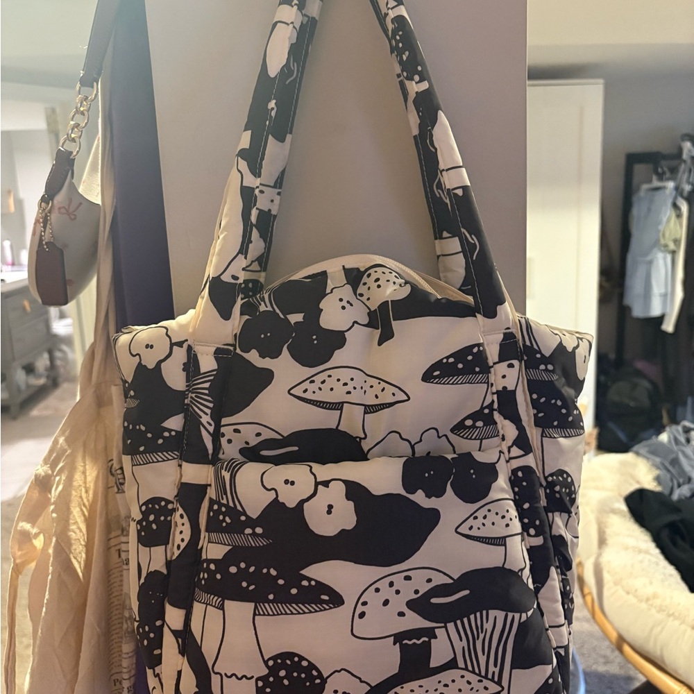 Baggu Puffy Tote Bag Womens Small Mini Black White Mushroom Cloud Bag Nylon Zip